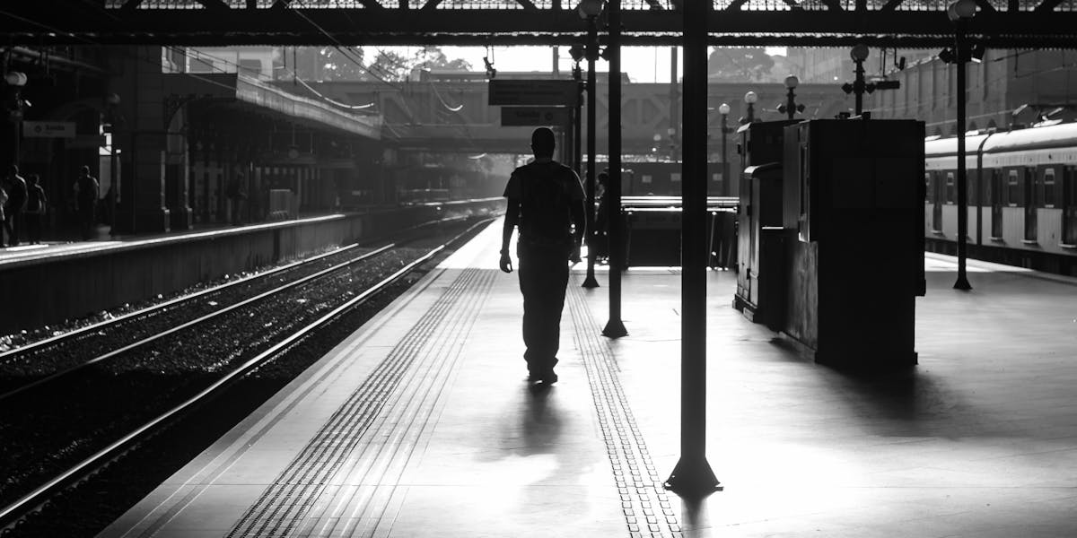 Camisetas com layout inspirado em terminal antigo