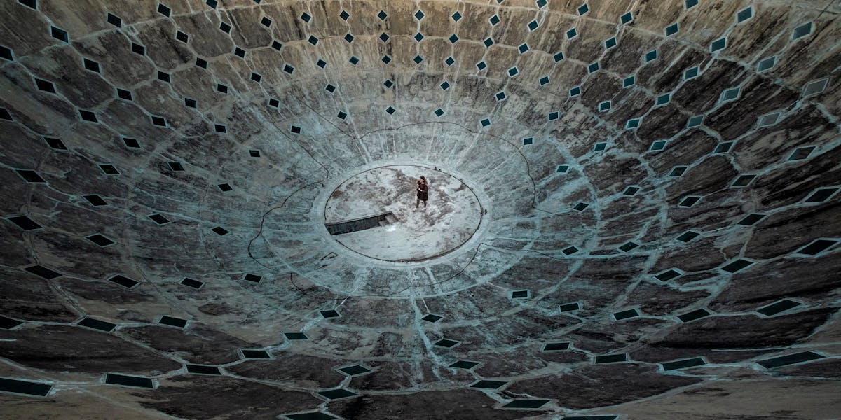 Camiseta com design baseado em arquitetura hexagonal