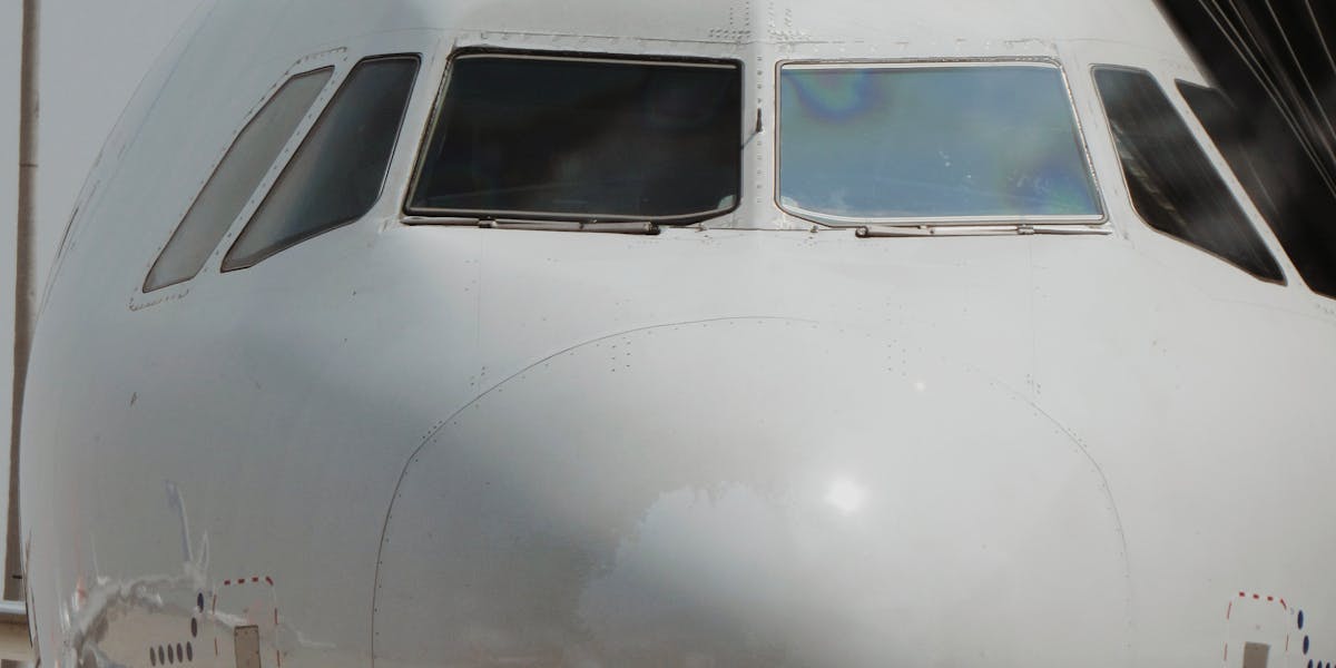 Camisetas com visual de terminal do Windows 95