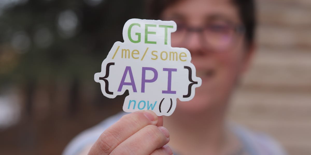 Camisetas com referências a API REST mal documentada