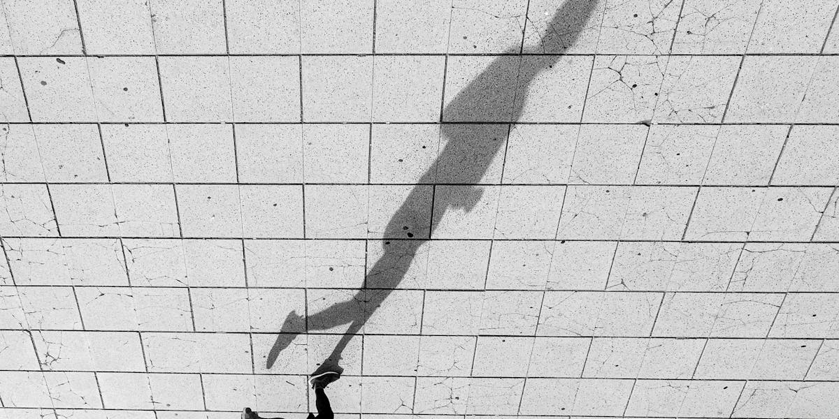 Camiseta com padrão de design em destaque