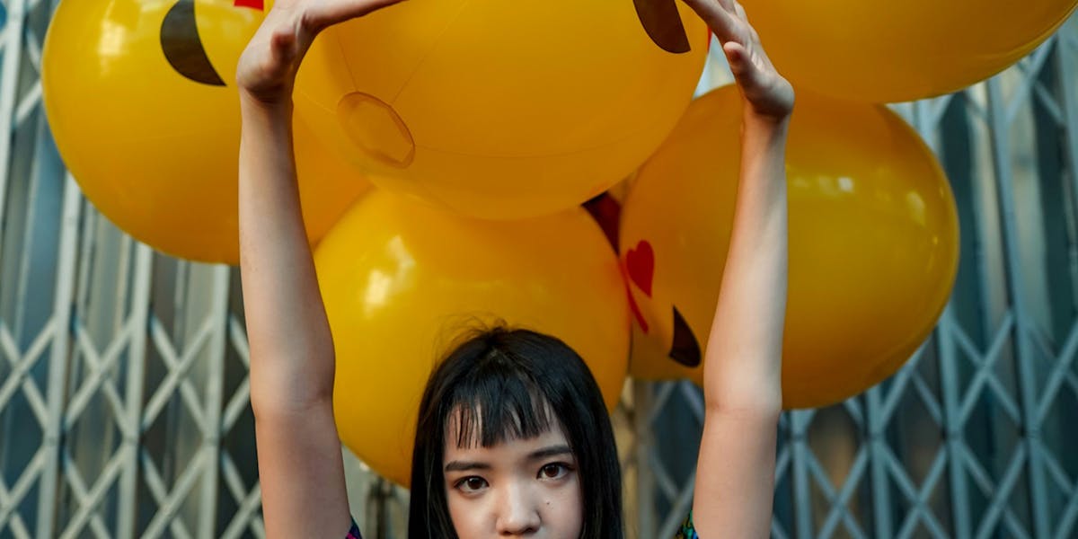 Camisetas com emojis usados por devs